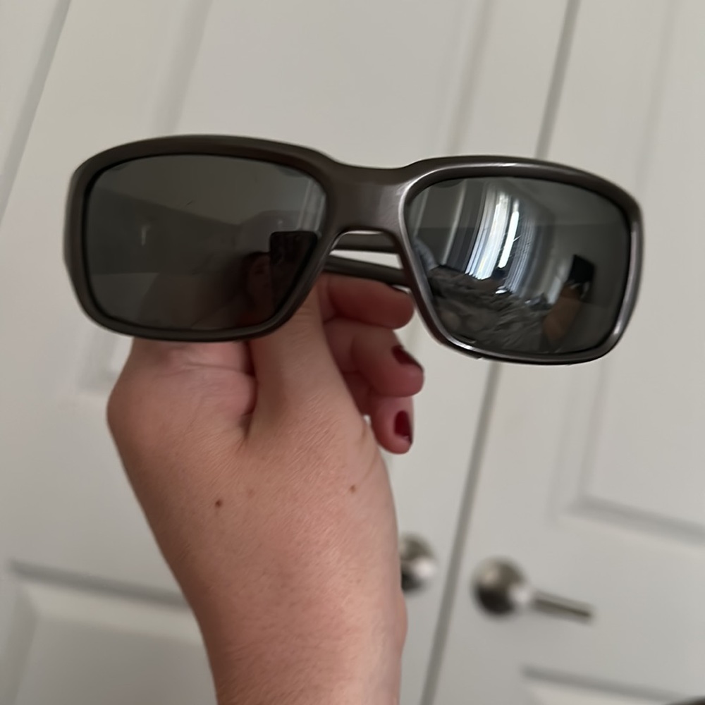 Men’s Native Sunglasses. Dark grey